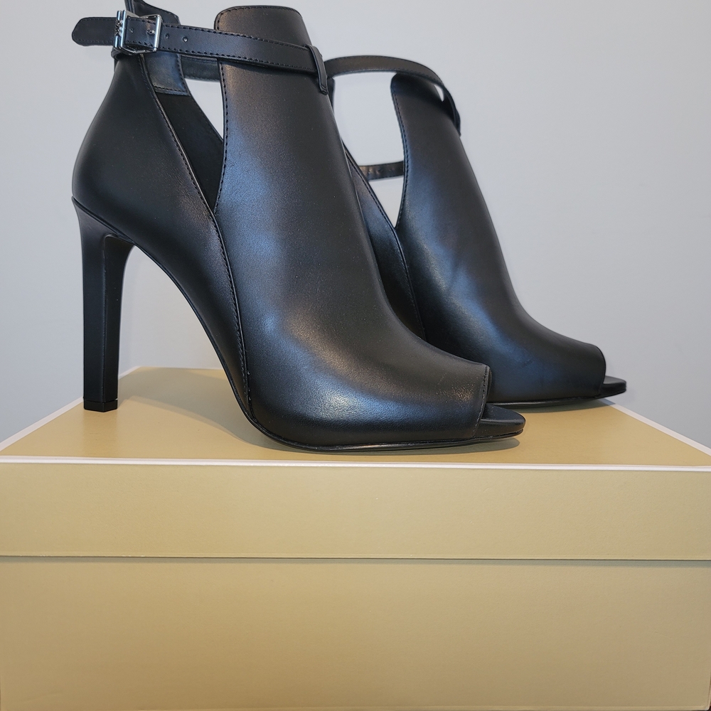 Never Worn! Michael Kors Black Leather Ankle Booties